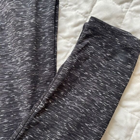 Black spandex pants with gray speckles size small made by Jockey - Picture 2 of 5